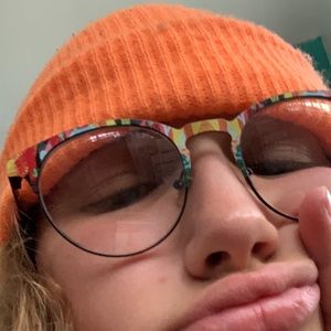 Meet your Posher, Rina